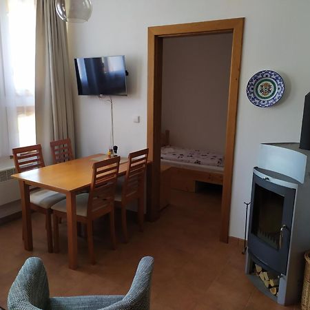Ubytovani U Krizu Bulhary Extérieur photo